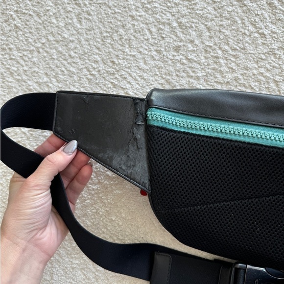 COACH Brown Belt Sling Bag Mens Unisex - Picture 7 of 8